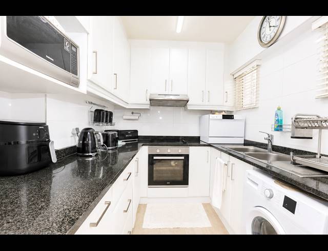 2 BEDROOM APARTMENT FOR SALE IN ESSENWOOD